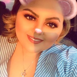 Meet your Posher, Perla